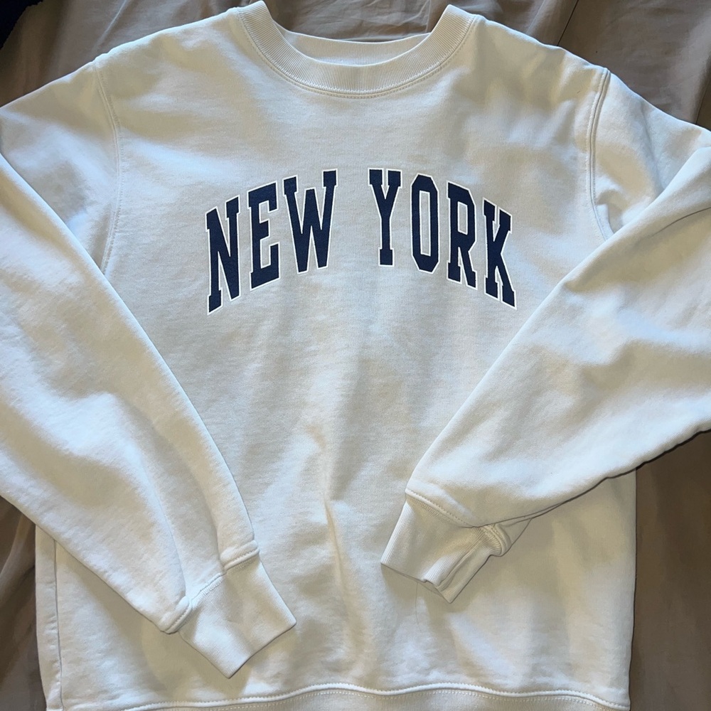 Brandy Melville John galt crew neck